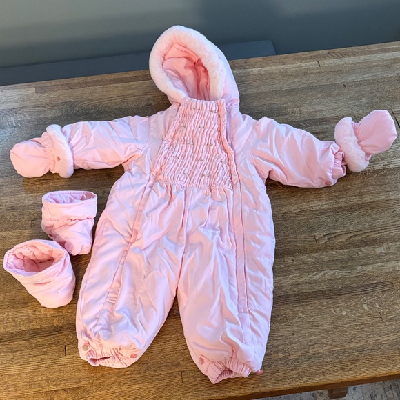 La Petite Rothschild Other - La Petite Rothschild Size 18 M Adorable Pink Snowsuit with Mittens and Booties